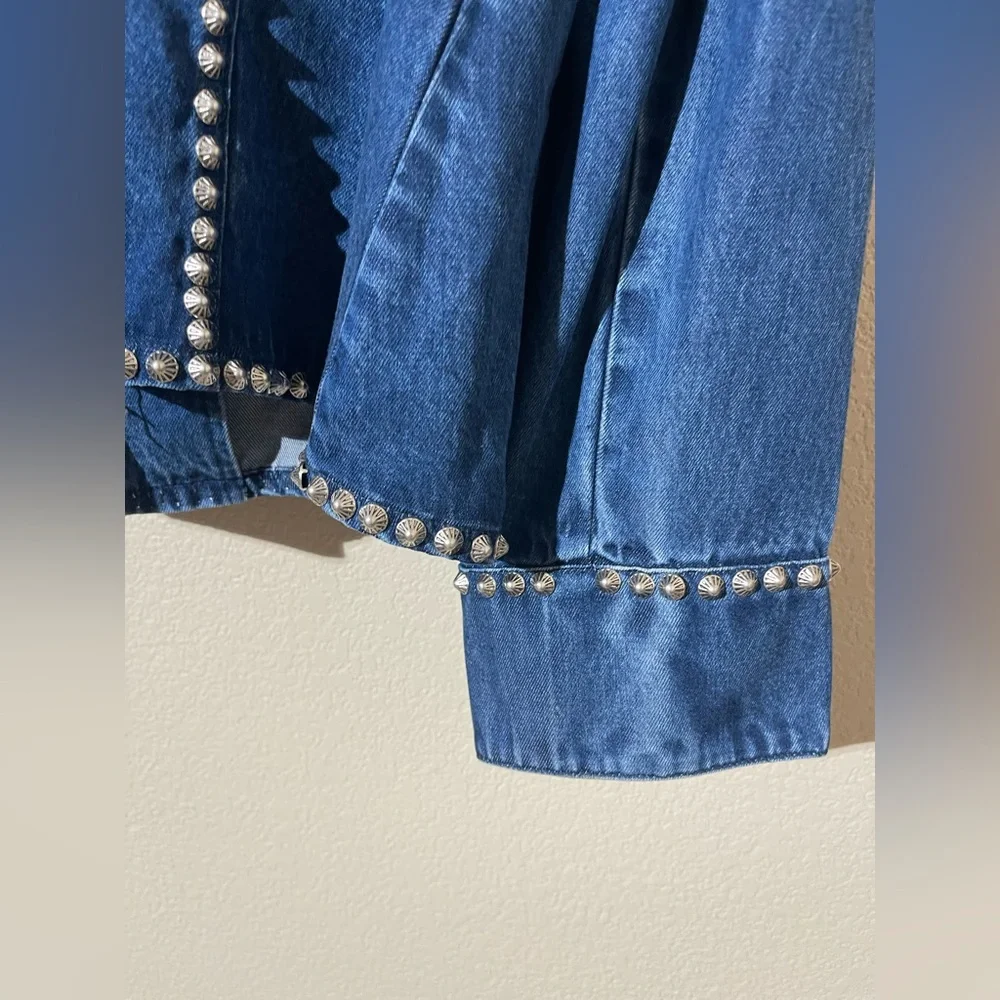 Sold - Picture 3 of 7